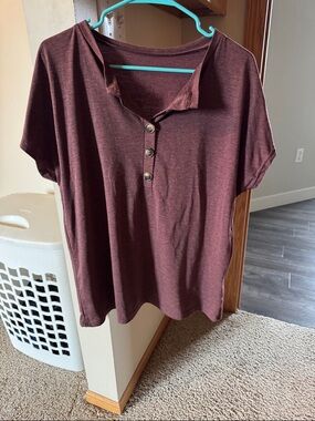 SHEIN Short Sleeve Henley Top in Burgundy